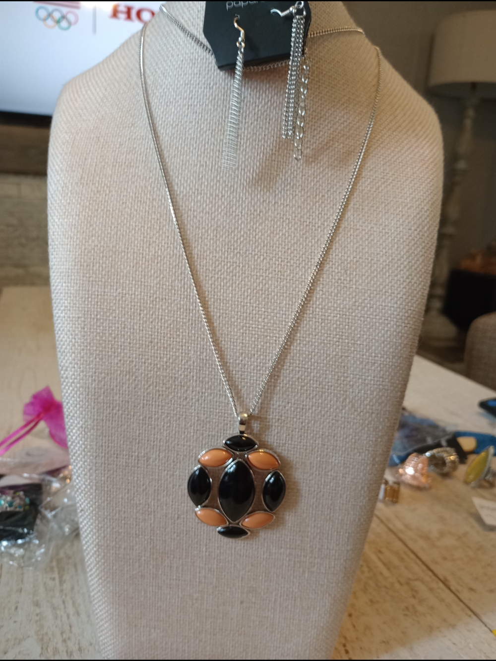 paparazzi Black and Brown Round Pendant Necklace